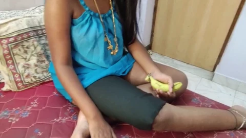 Die natürliche Schönheit Kavitha Raj in heißem desi-Action